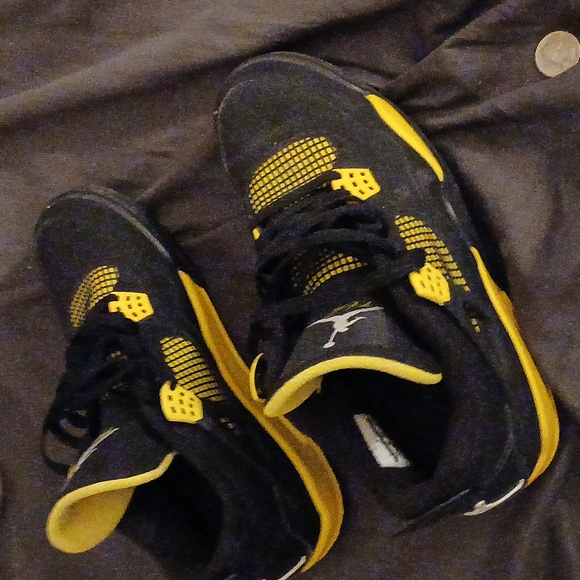 Jordan 4 thunder size 10 - Picture 3 of 3
